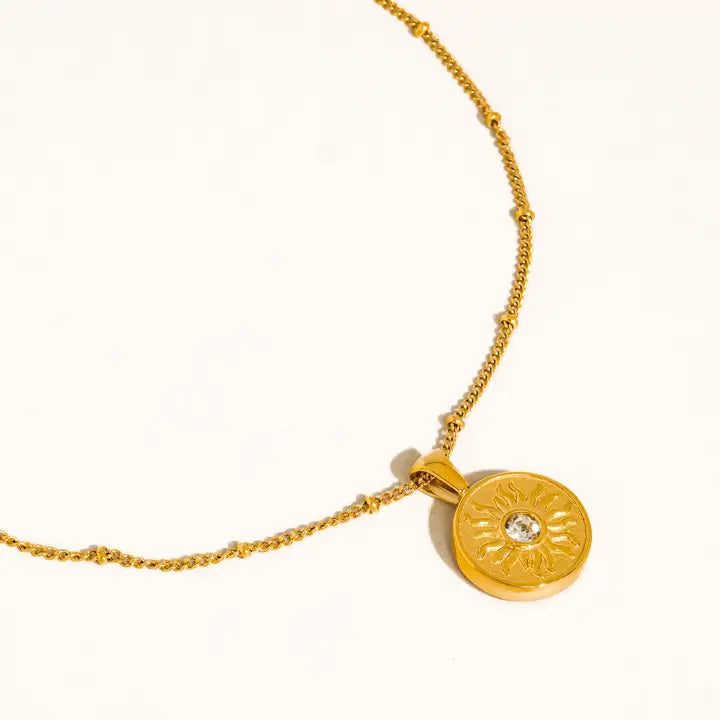 18K GOLD SUN MEDALLION NECKLACE (NON-TARNISH)