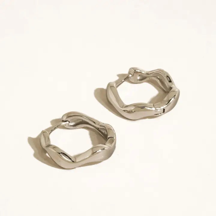 18K GOLD SILVER WAVY HOOP EARRINGS (NON-TARNISH)
