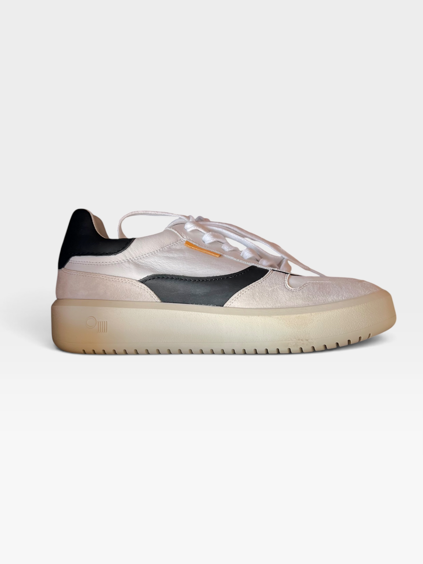 BLACK/WHITE PRAGUE ONCEPT SHOE (NWT $275) 9.5