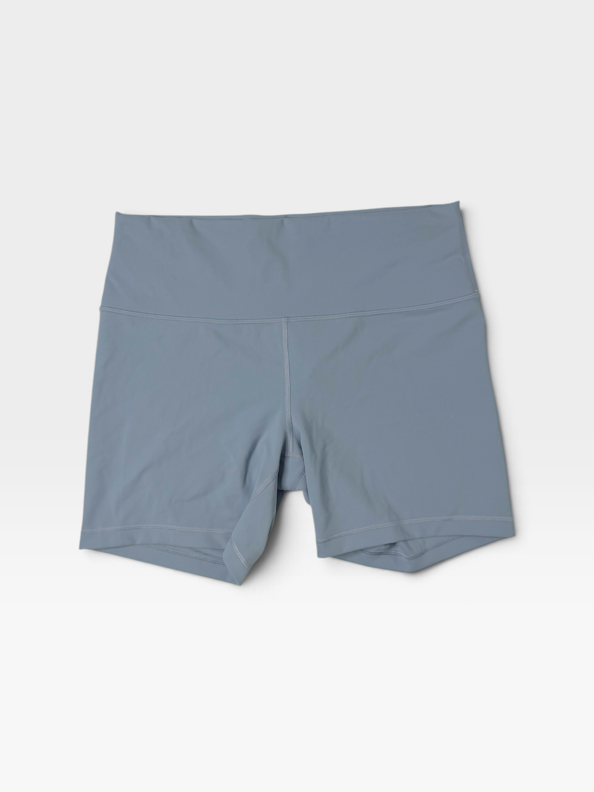 BLUE LULULEMON BIKERSHORTS 14