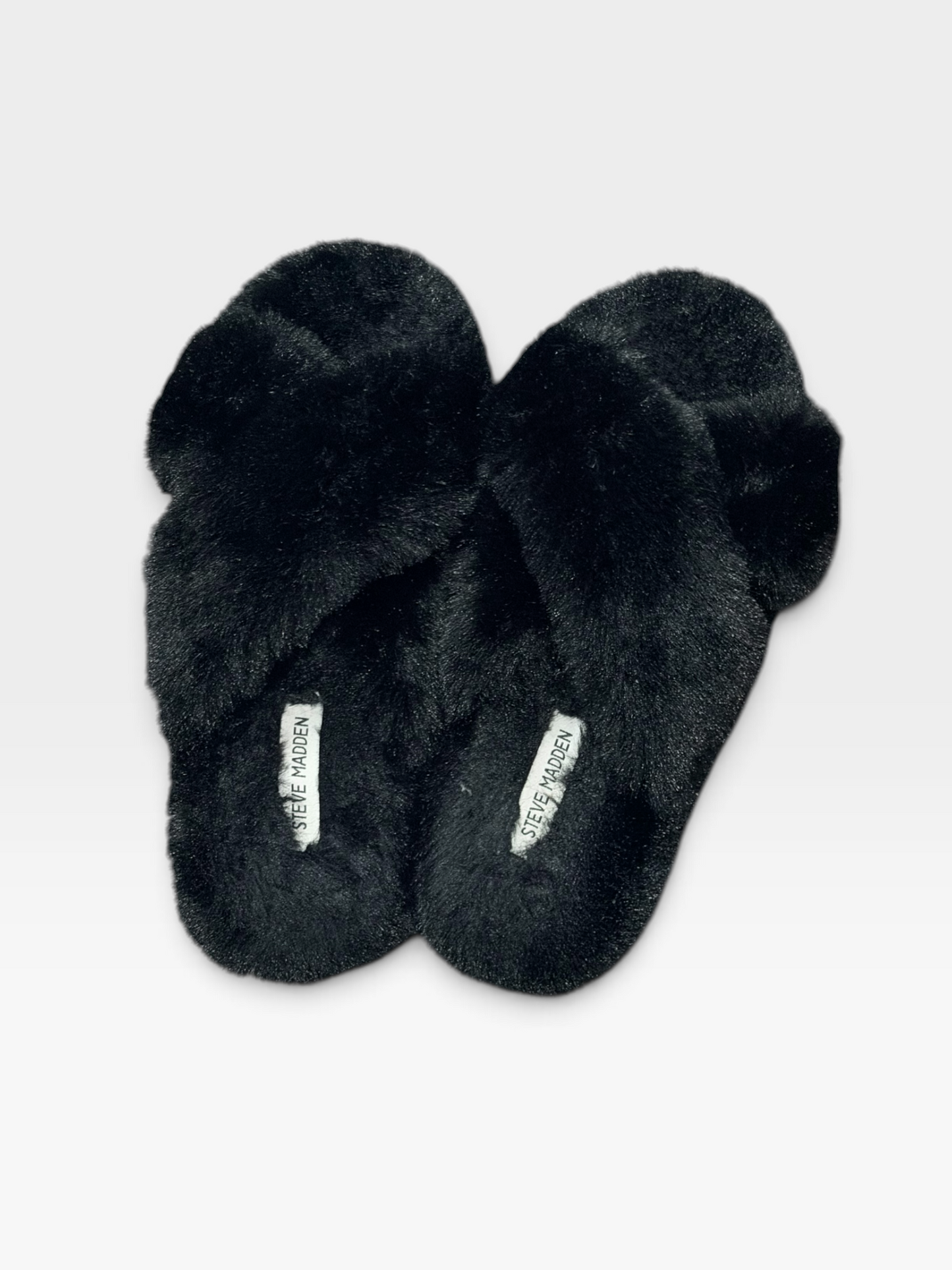 BLACK STEVE MADDEN SLIPPERS