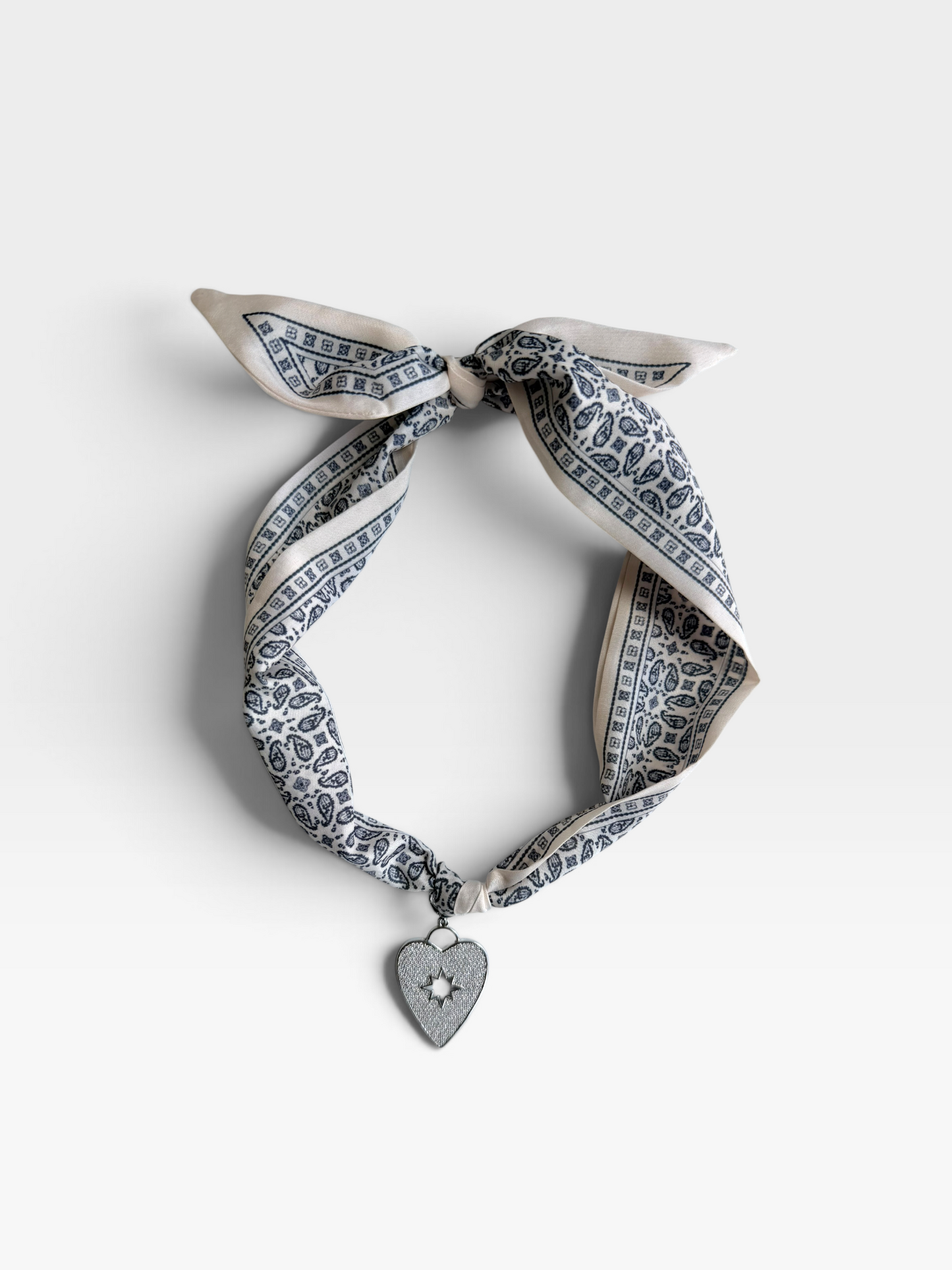BLUE/WHITE HEART SCARF NECKLACE