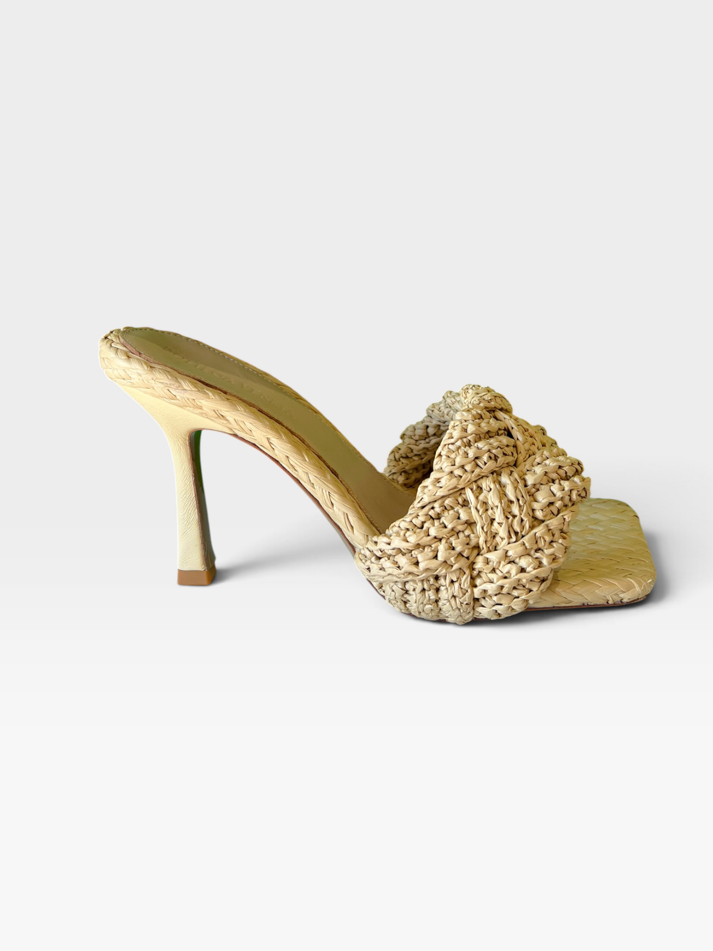 TAN BOTTEGA VENETA HEELS (NOT AUTH) 37