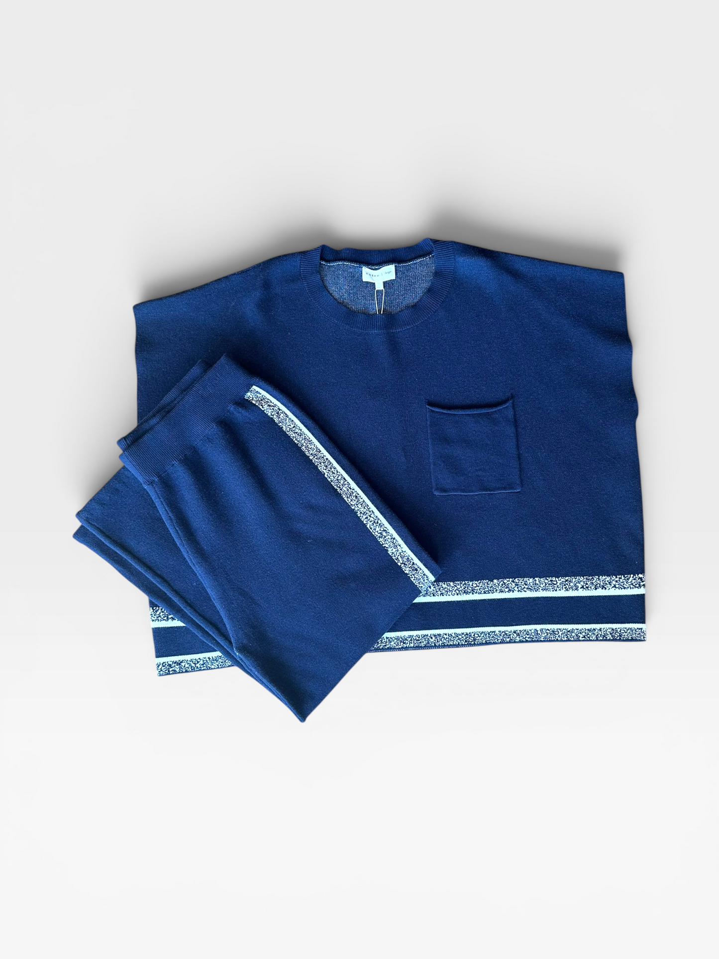 NAVY ENTRO MATCHING SET (NWT) LARGE
