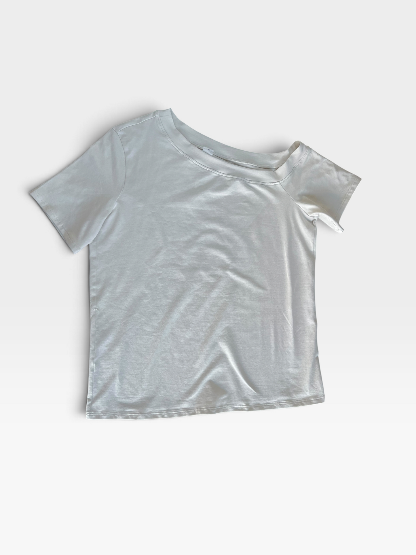 BEIGE LULULEMON OFF THE SHOULDER TOP XS