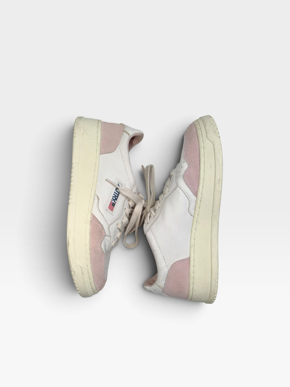 WHITE/LIGHT LAVENDER AUTRY SNEAKER (ORG. $290) 37