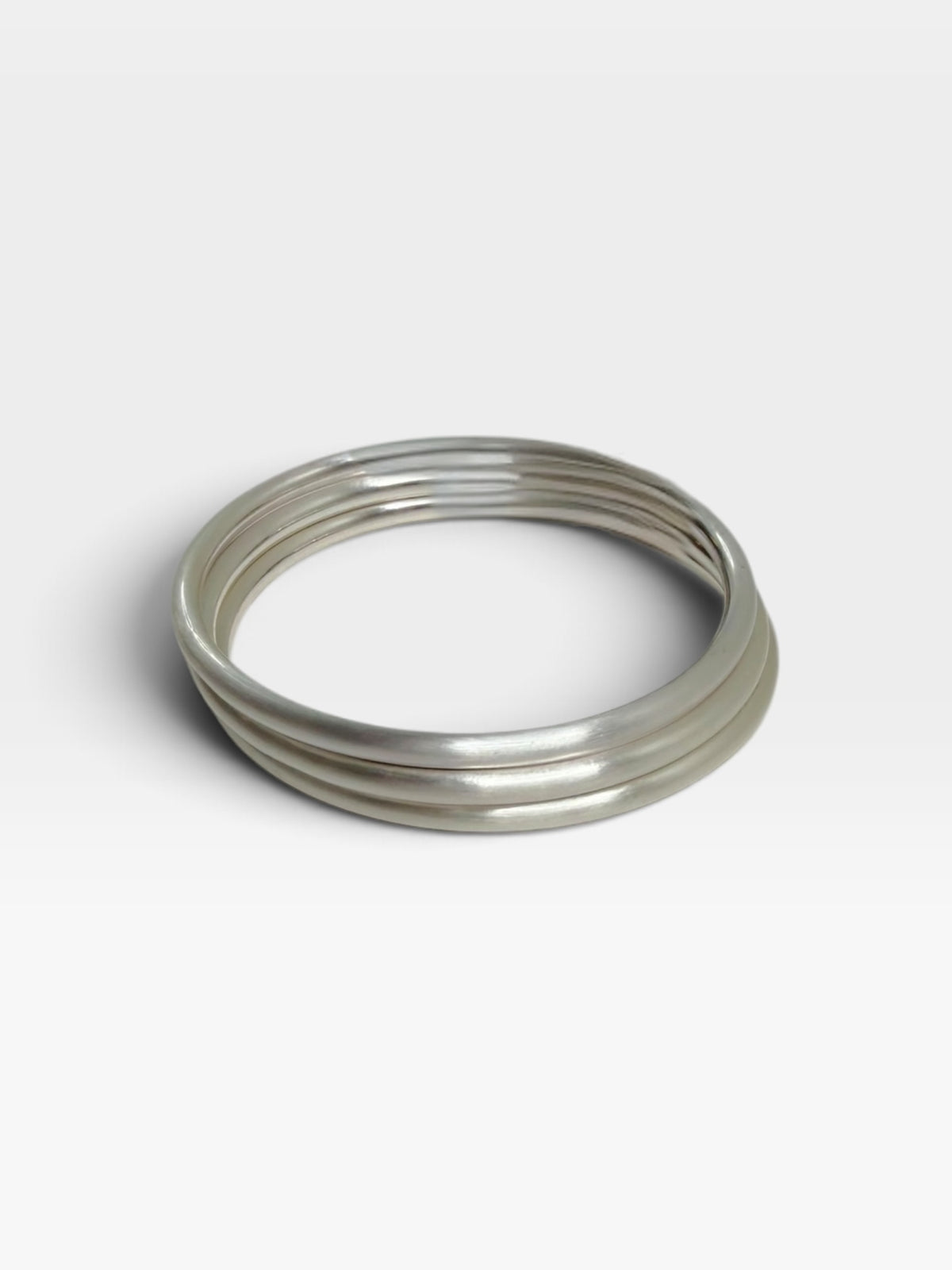 SILVER CANVAS STYLE STACKABLE BANGLE SET OF 5
