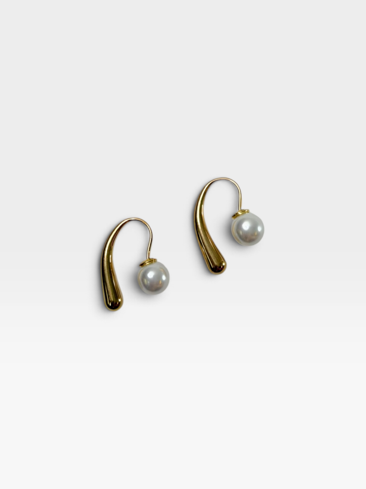 18K GOLD NON-TARNISH PEARL HOOP DROP EARRINGS