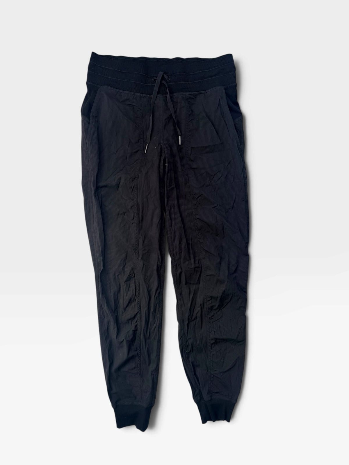 BLACK LULULEMON JOGGERS 6