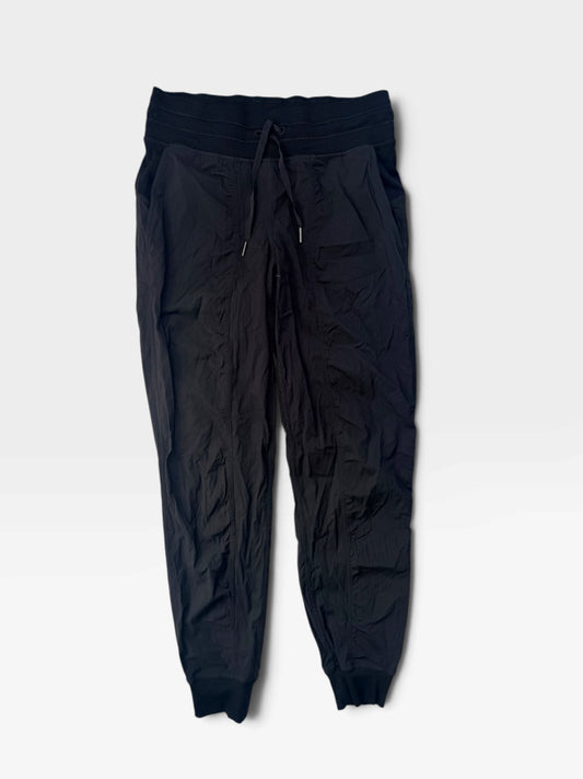 BLACK LULULEMON JOGGERS 6