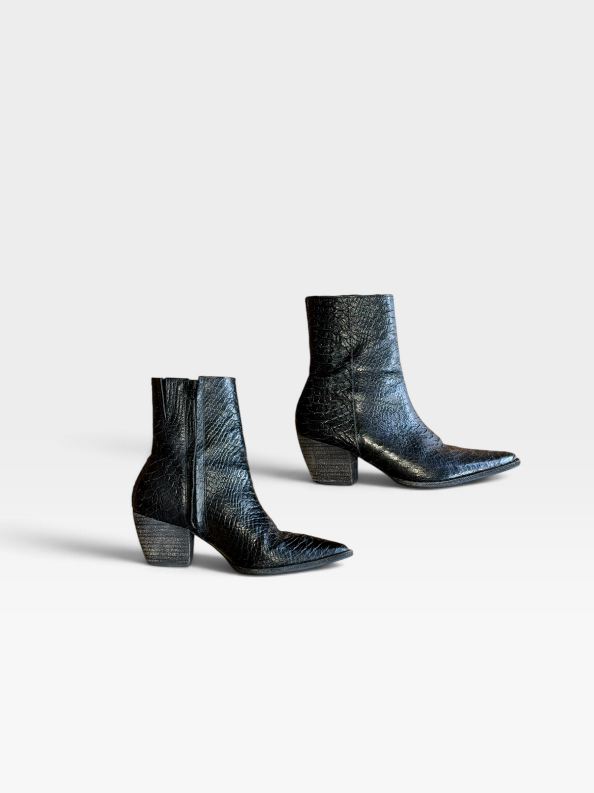 BLACK SNAKE MATISSE BOOTS 6