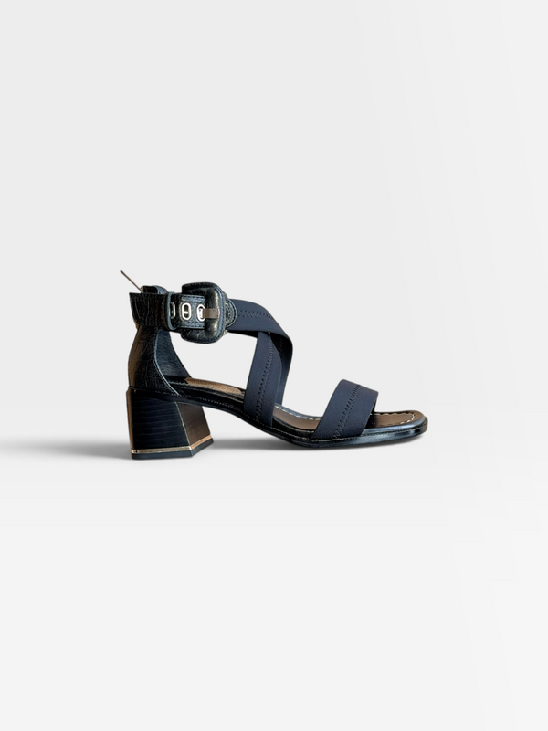 BLACK DONALD PLINER HEELS 7.5