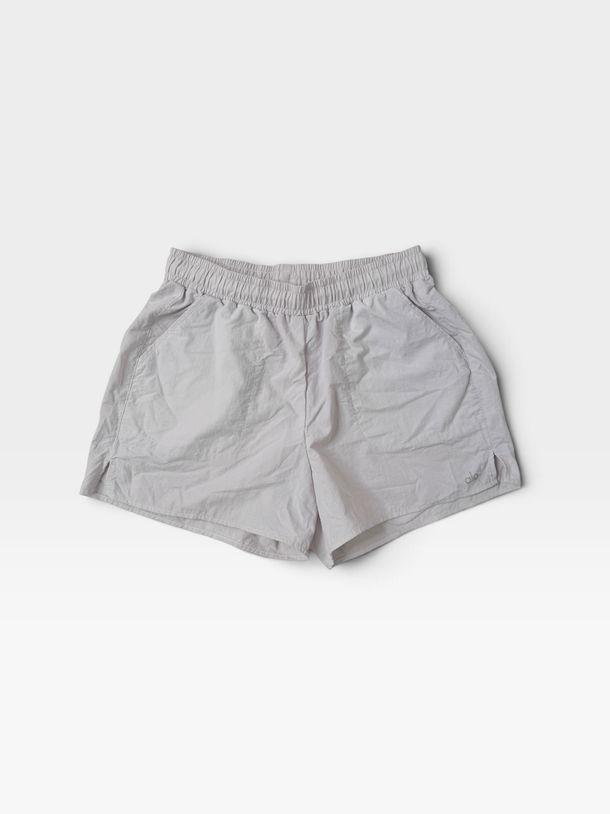 LIGHT LAVENDER ALO ALUMNI SHORTS M