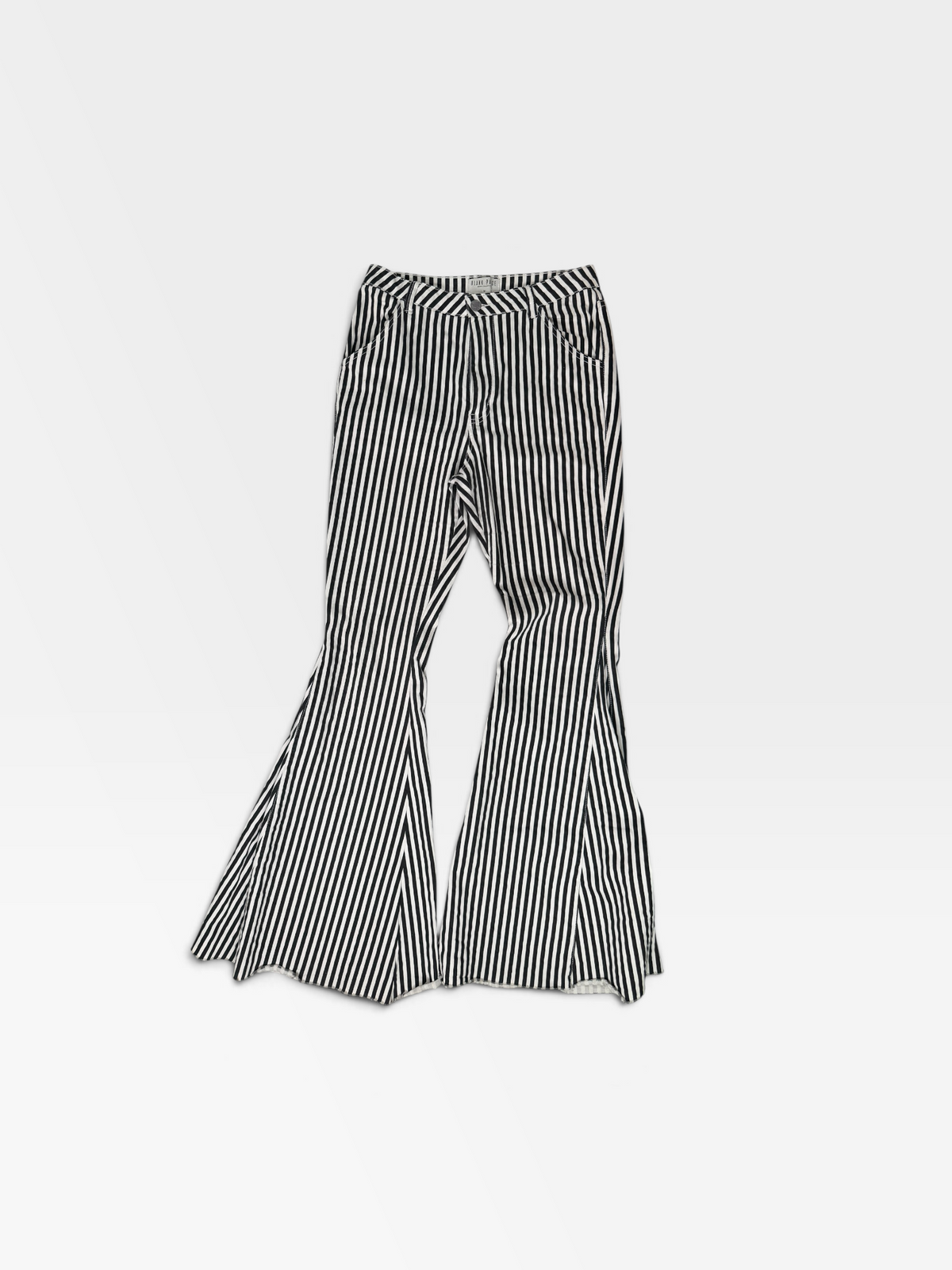 BLACK/WHITE STRIPED BLANK PAGE PANTS M