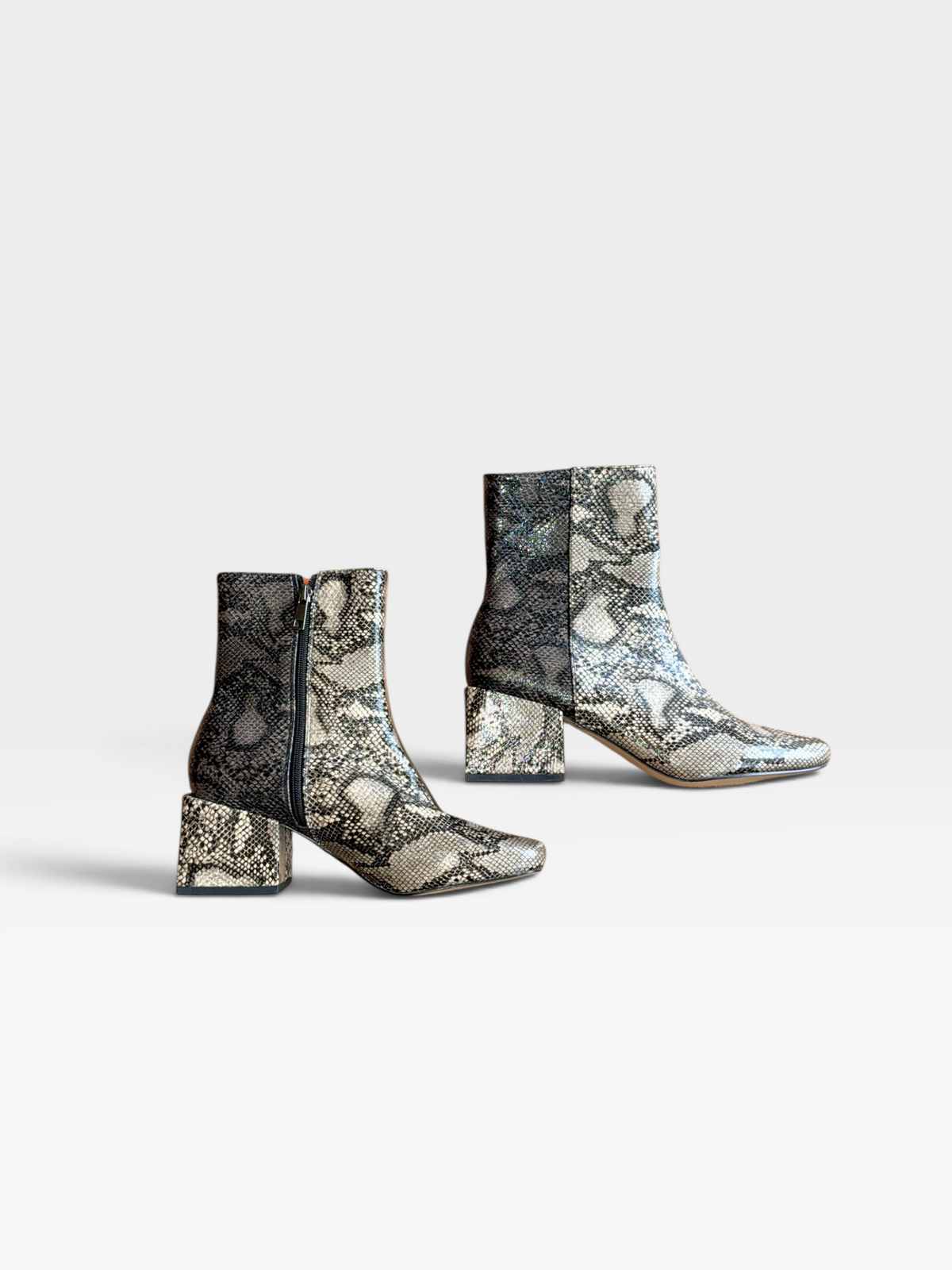 SNAKE FRENCH CONNECTION BOOTS 7.5