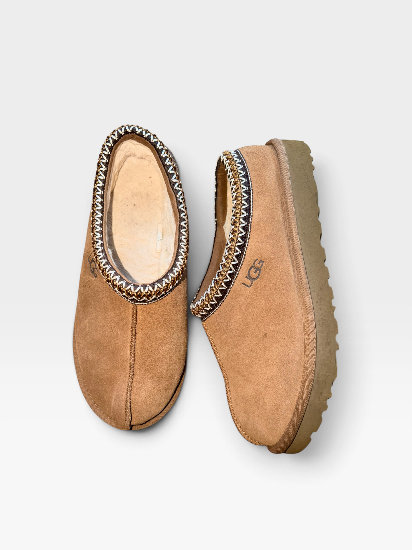 TAN UGG SLIPPERS 10
