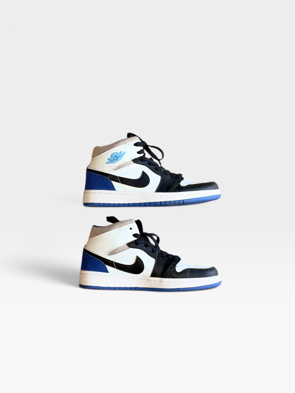 WHITE/BLUE NIKE JOPRDANS HIGH TOPS 7
