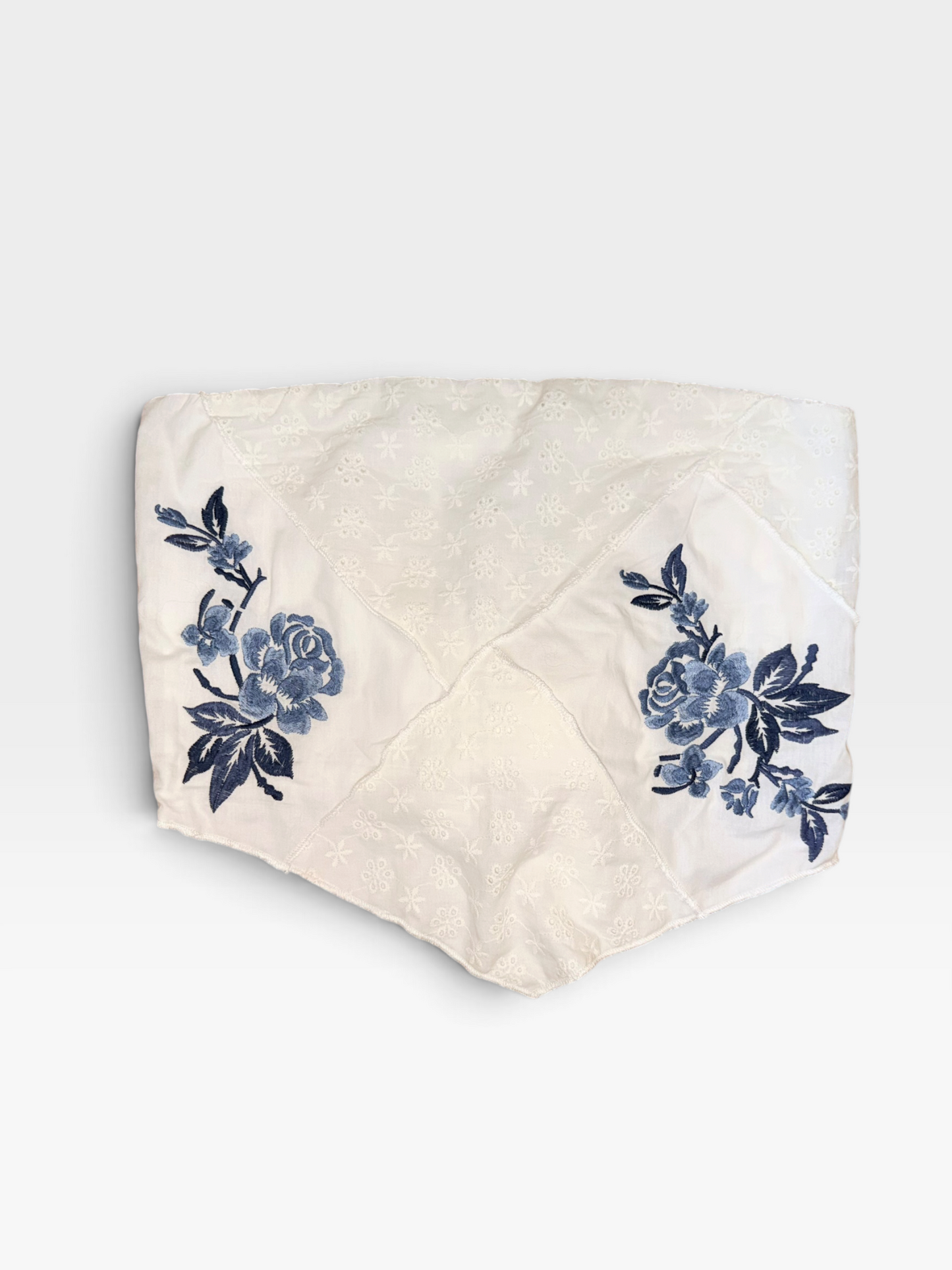 WHITE/BLUE EMBROIDARDED ALTARD STATE (NWT $58) M
