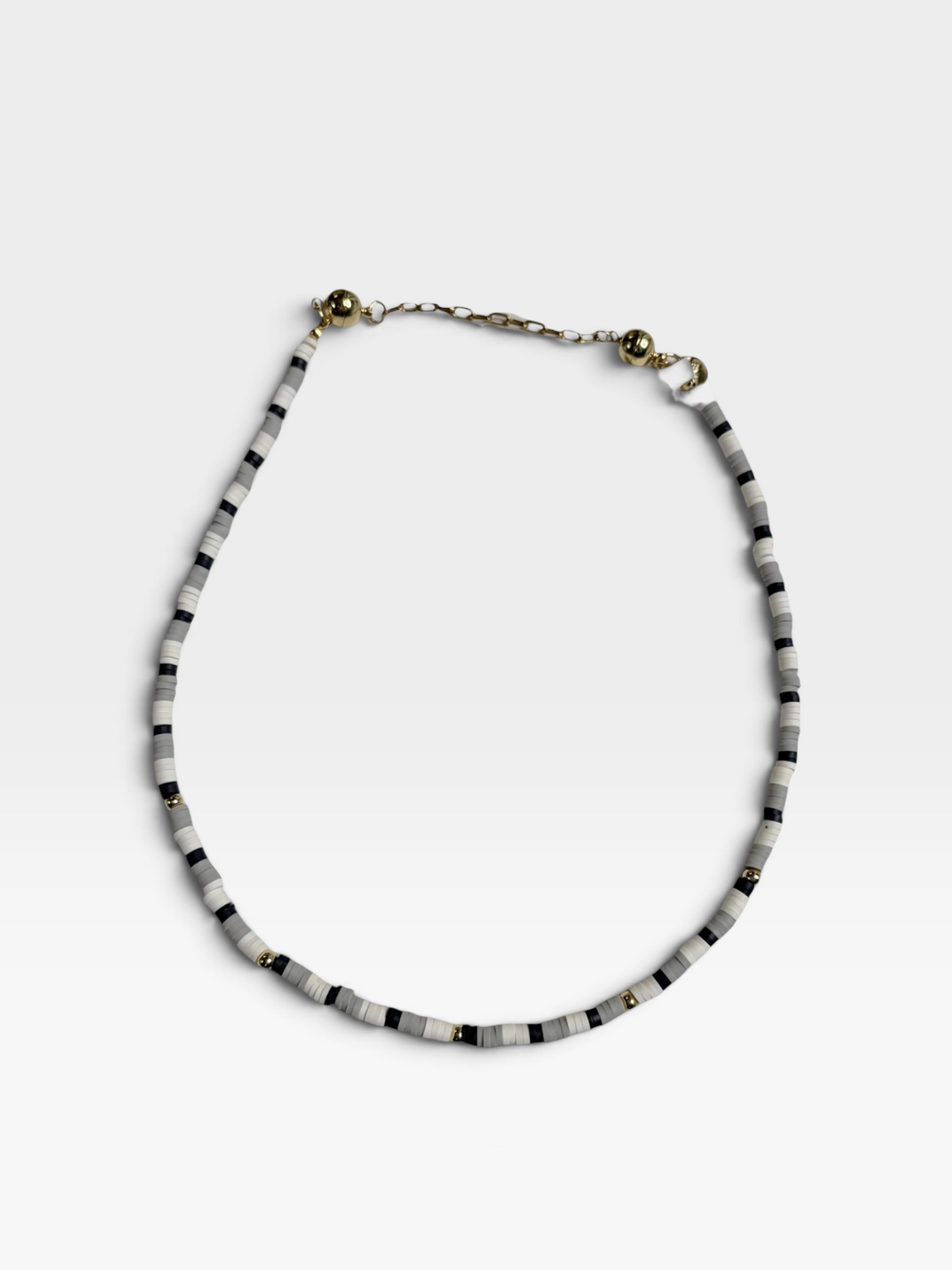 WHITE/NAVY ALEXA RAE BEADED NECKLACE