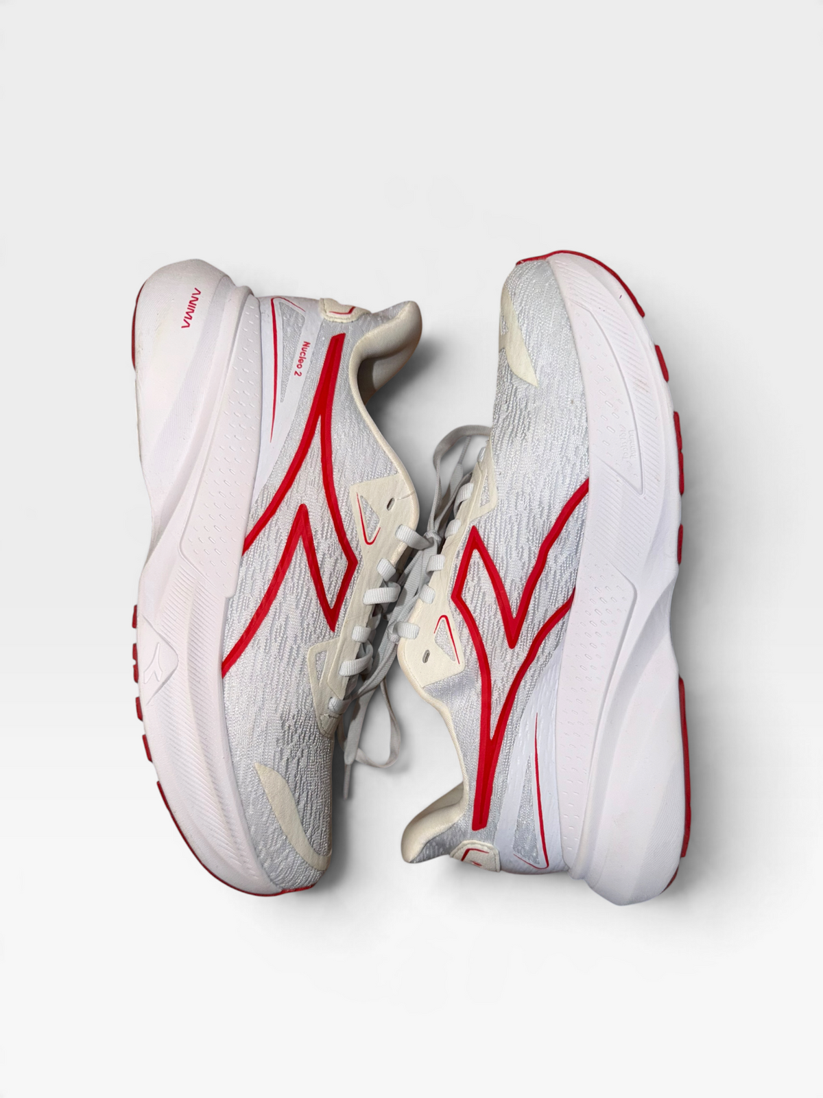 WHITE/RED DIADORA NUCLEO 2 (ORG. $170) 9.5