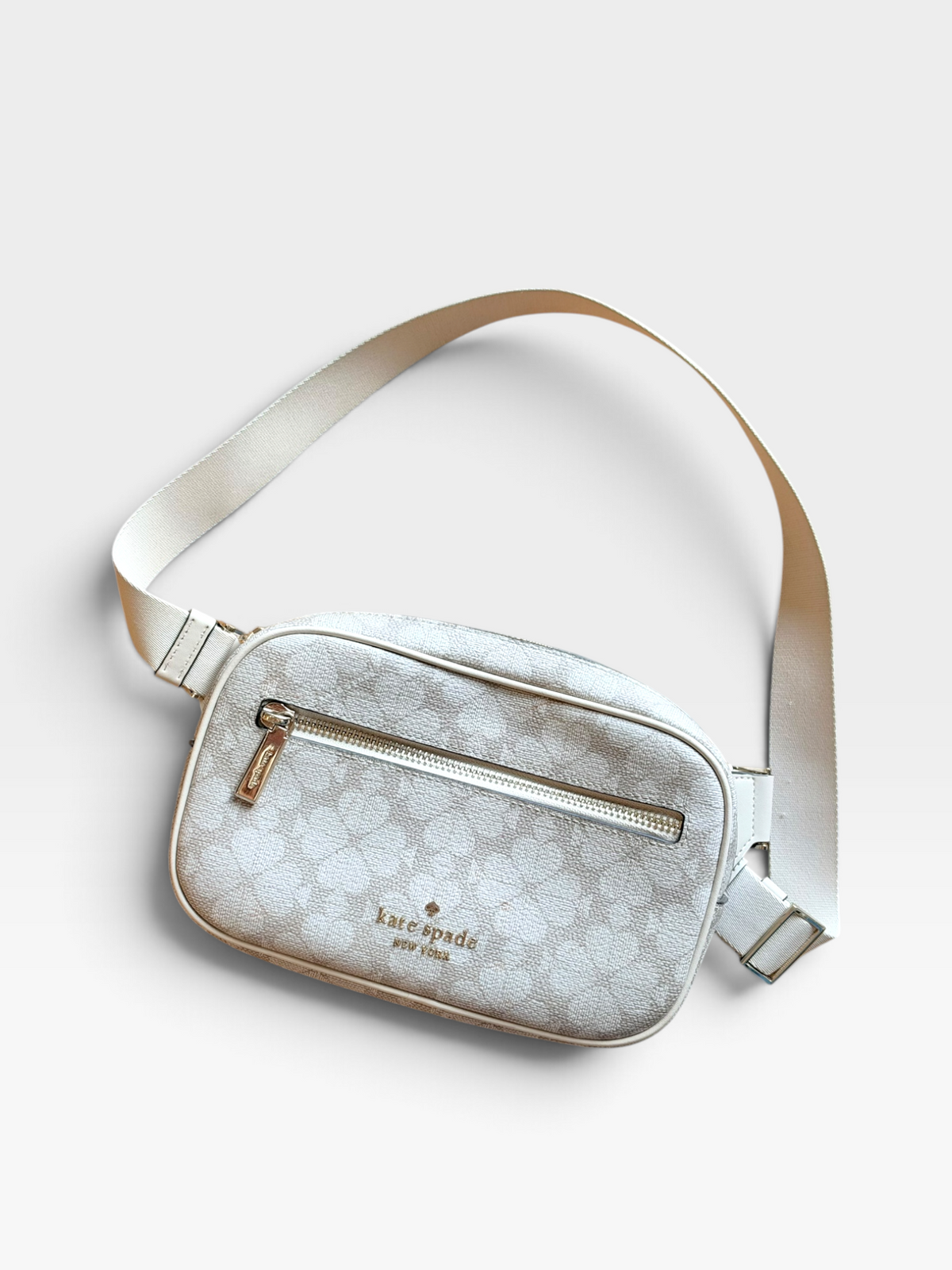 WHITE/CLOVER KATE SPADE (ORG. $300) PURSE