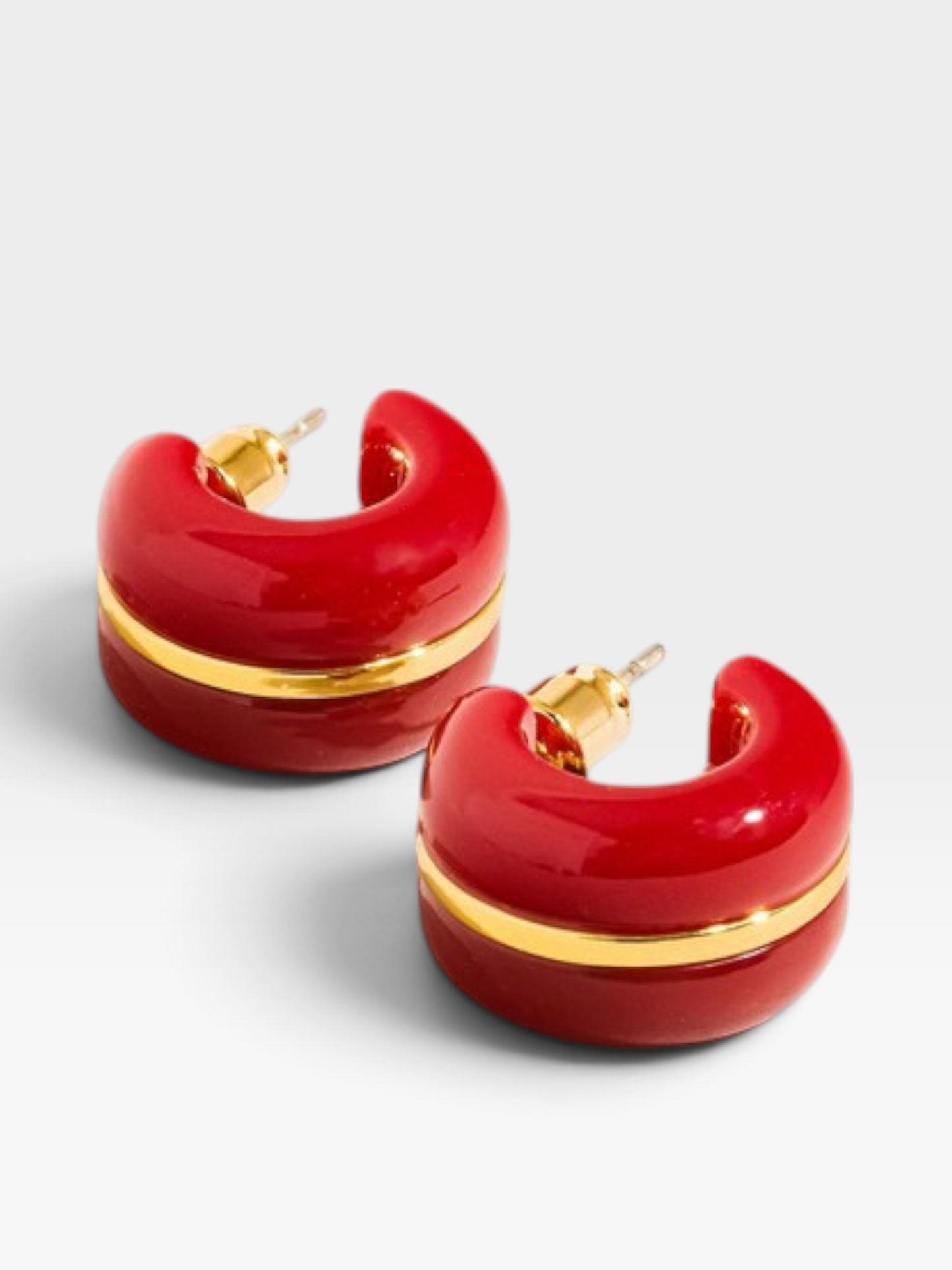 18K GOLD SMALL C HOOP EARRINGS (RED)