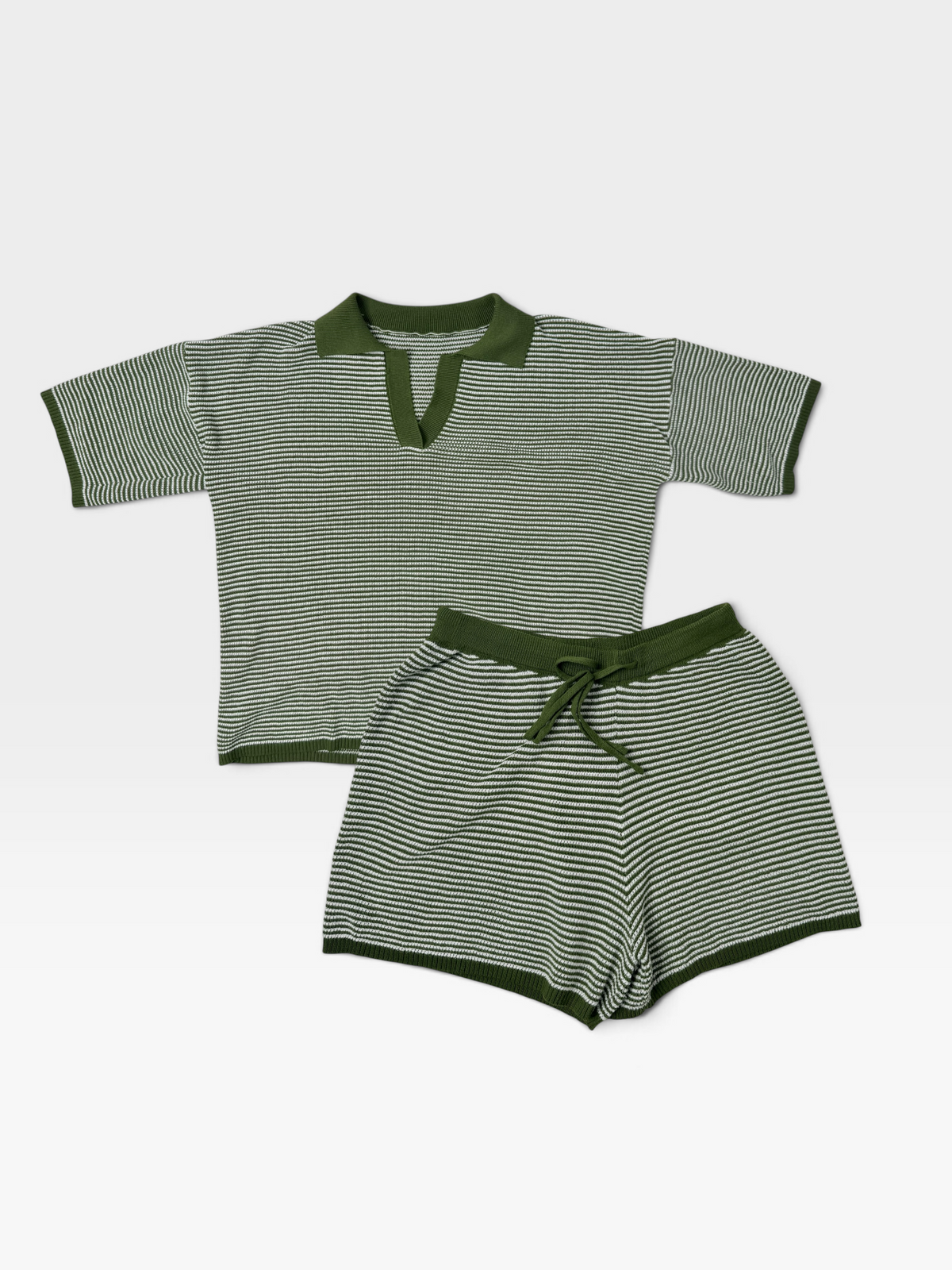 GREEN/WHITE MATCHING SET M