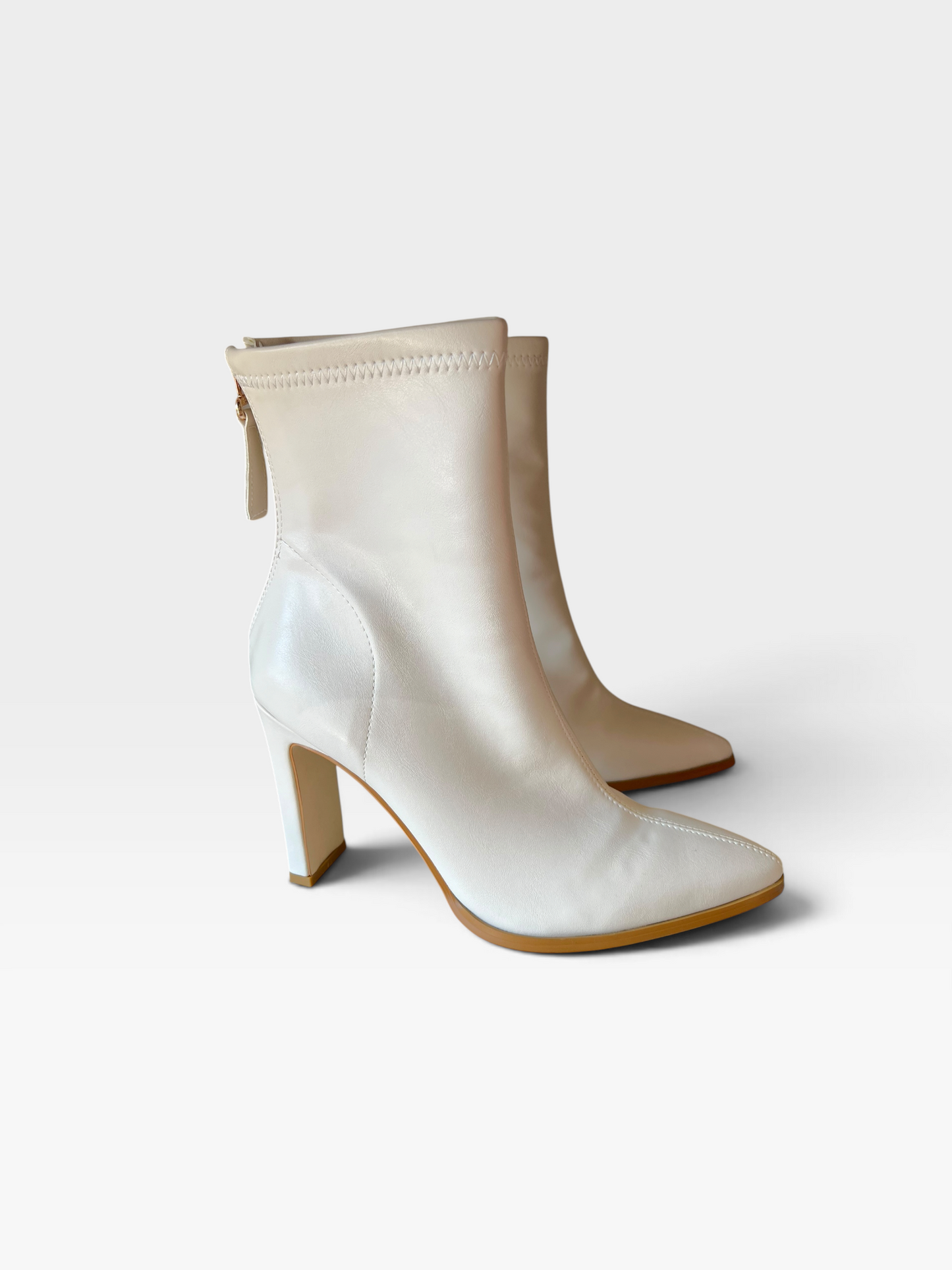 CREAM BILLINI BOOT 8 (NWT $92.25)