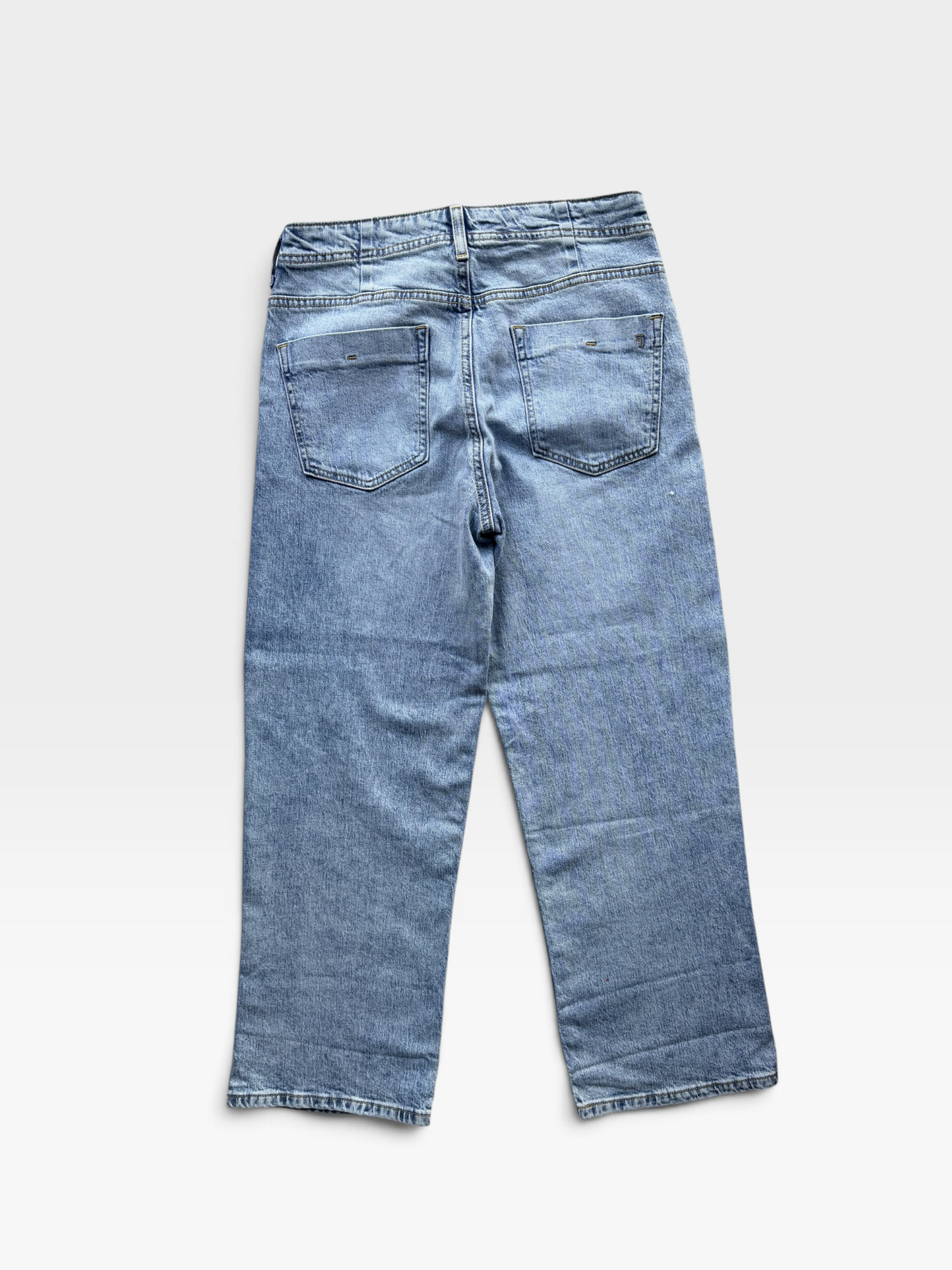 DENIM PILCRO MID-RISE SLIM BOYFRIEND JEANS 28
