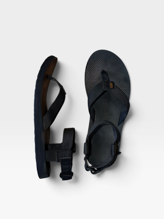 BLACK TEVA SANDALS 9