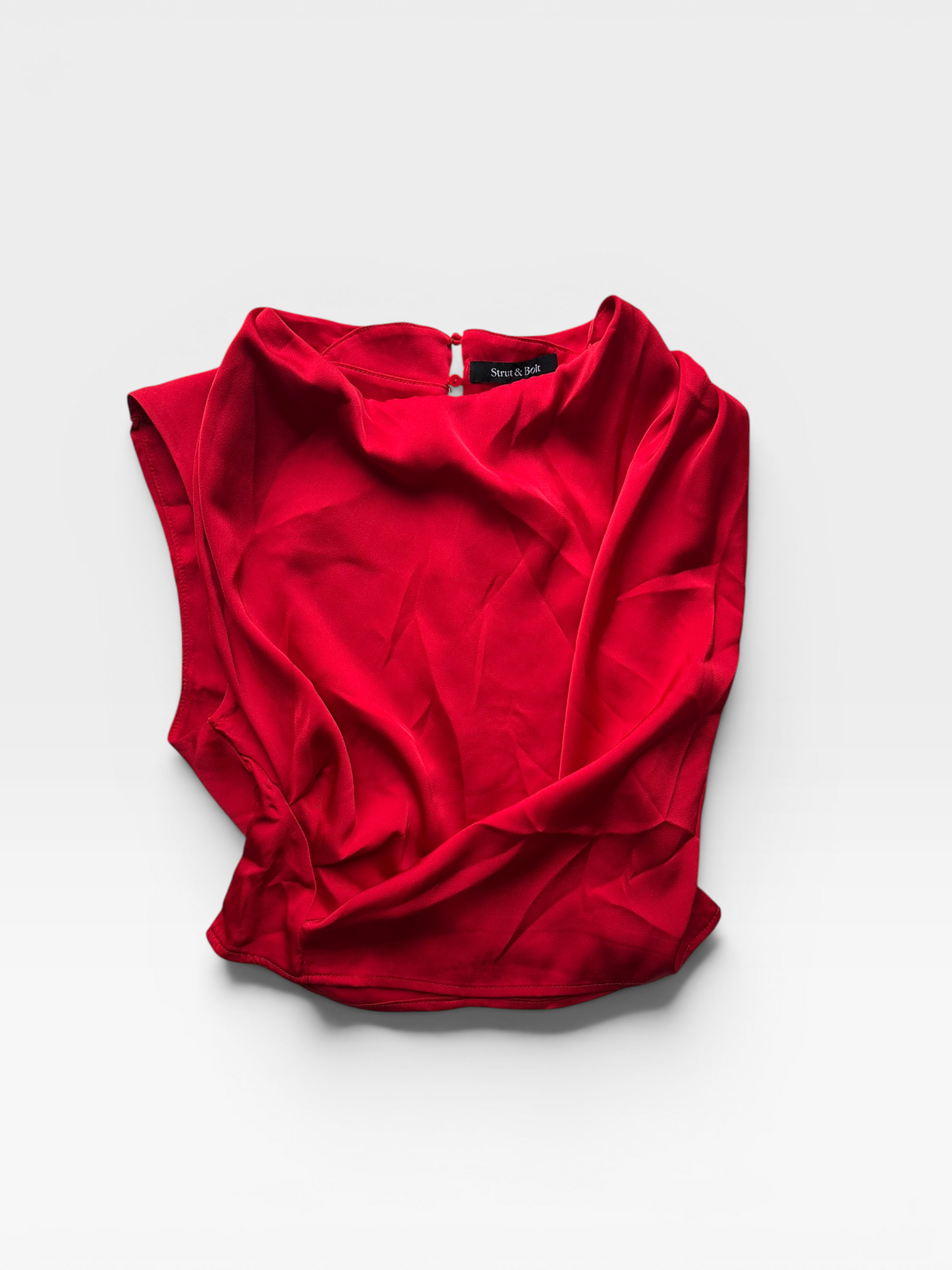 RED STRUT & BOLT TOP (NWT) M