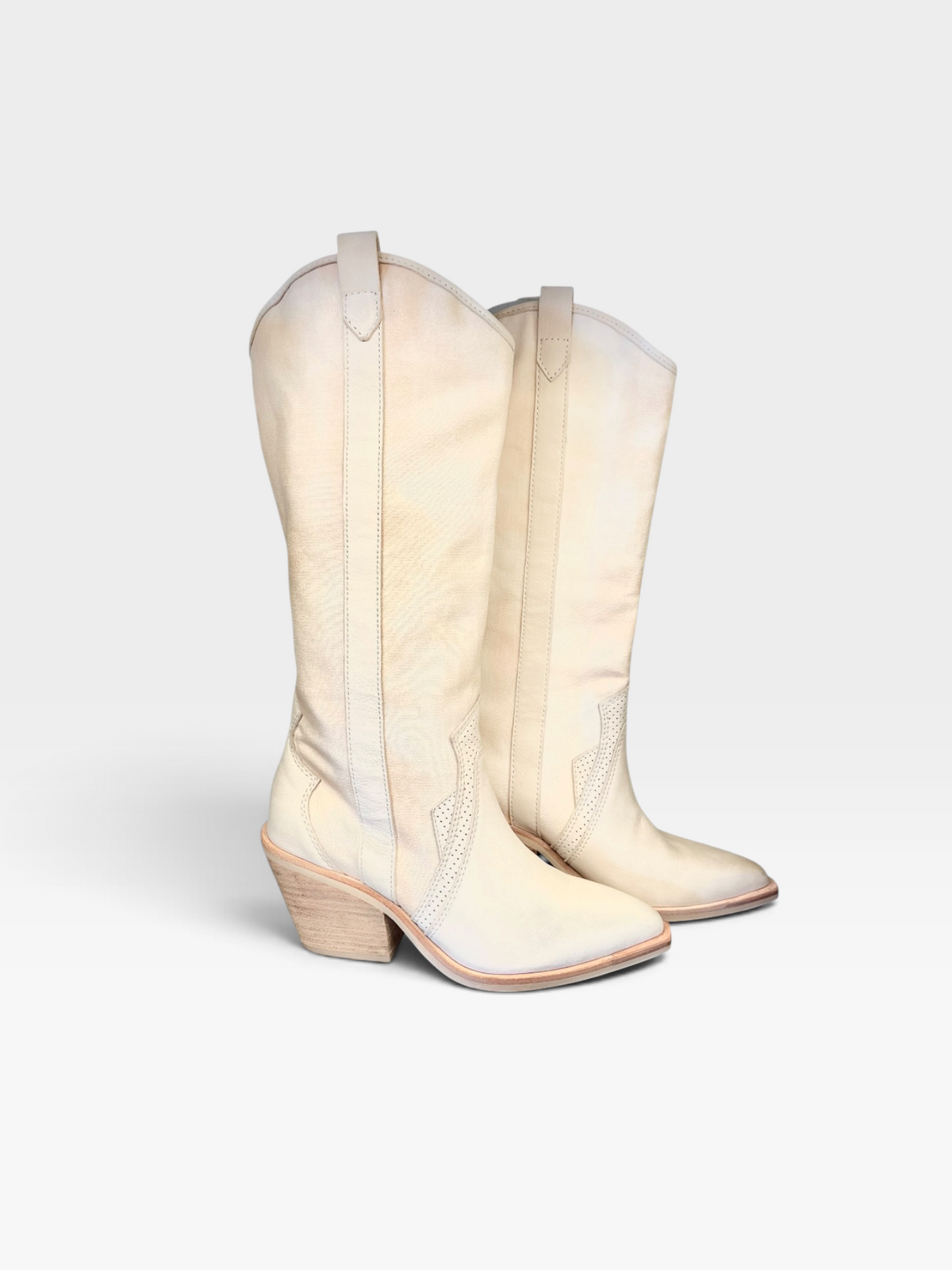TAN DOLCE VITA BOOT 6 (NWT $160.00)
