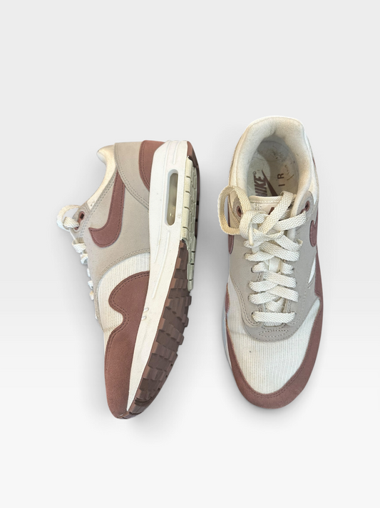 MAEVE /WHITE NIKE SHOES 9