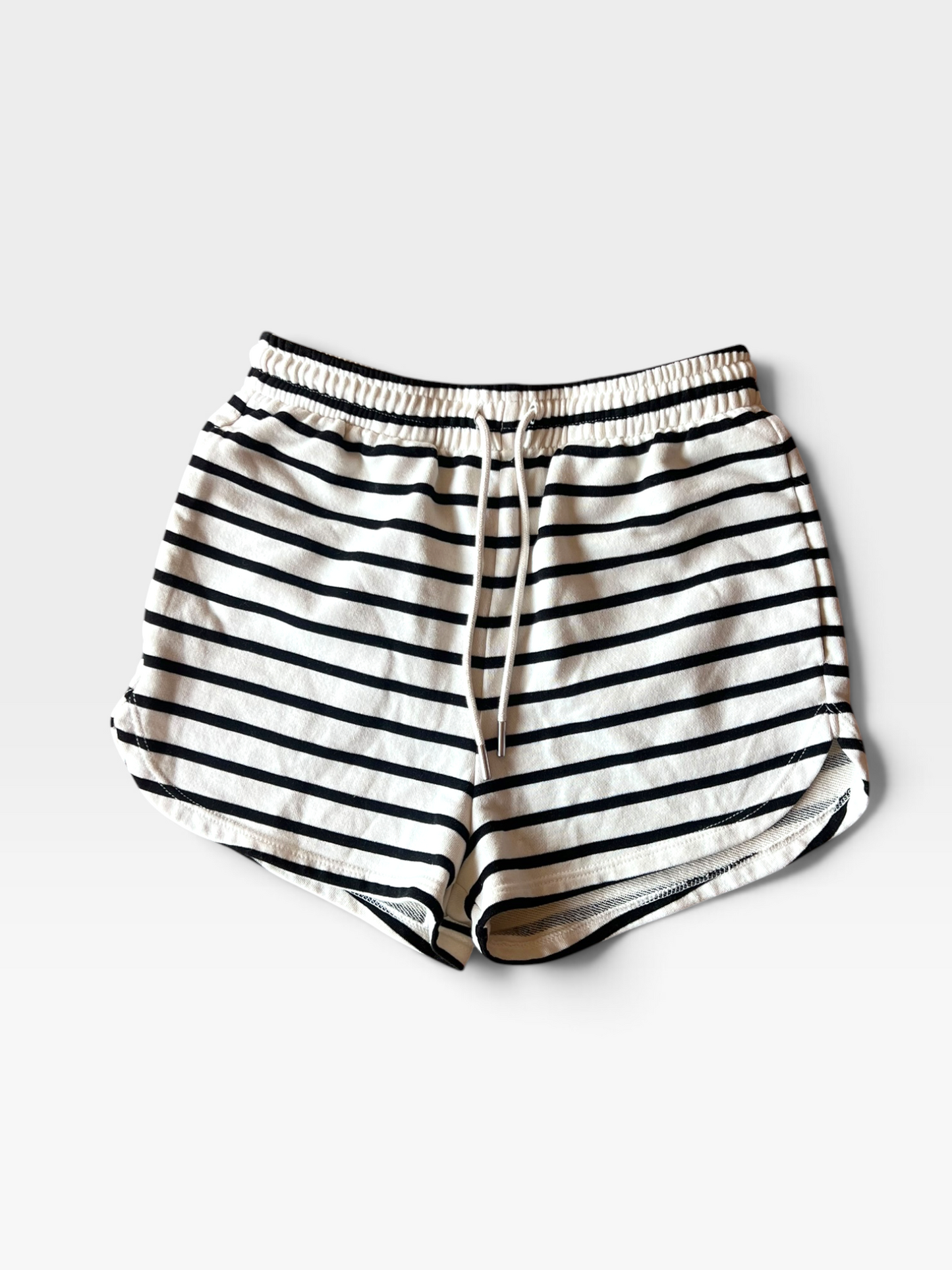 BLACK/WHITE H & M SHORTS S