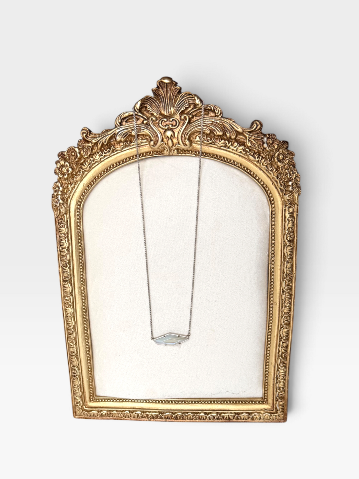 WHITE KENDRA SCOTT NECKLACE