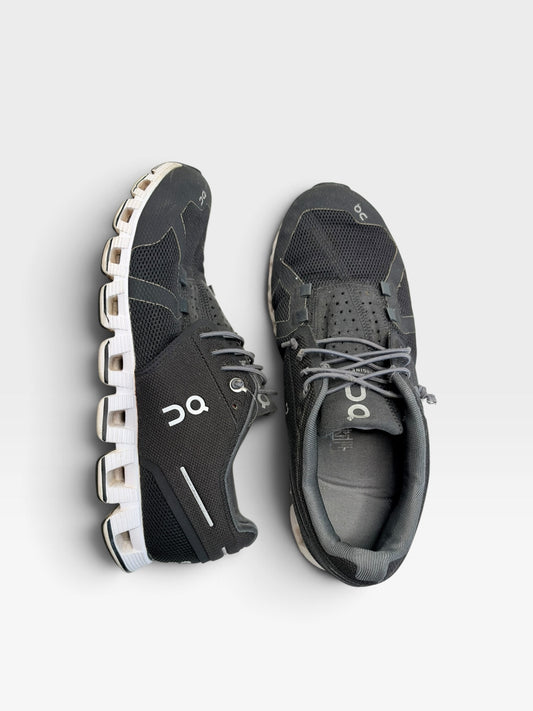 BLACK ON CLOUD SHOES 8.5