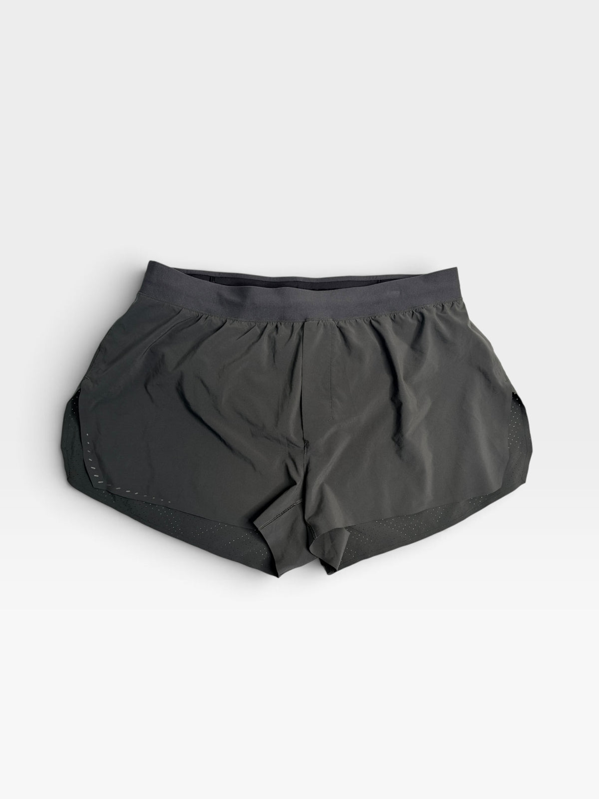 CHARCOAL GRAY LULULEMON SHORTS L