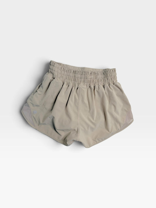 BEIGE LULULEMON SHORTS 4