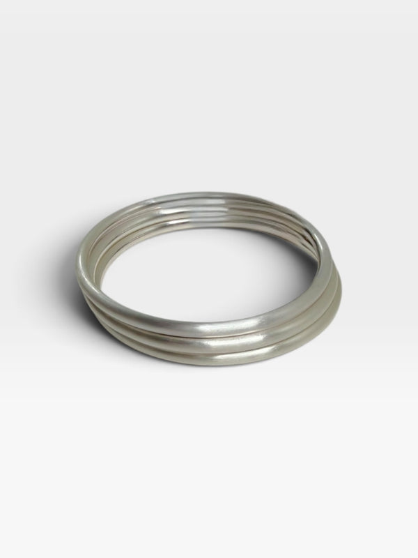 SILVER CANVAS STYLE STACKABLE BANGLE SET OF 5