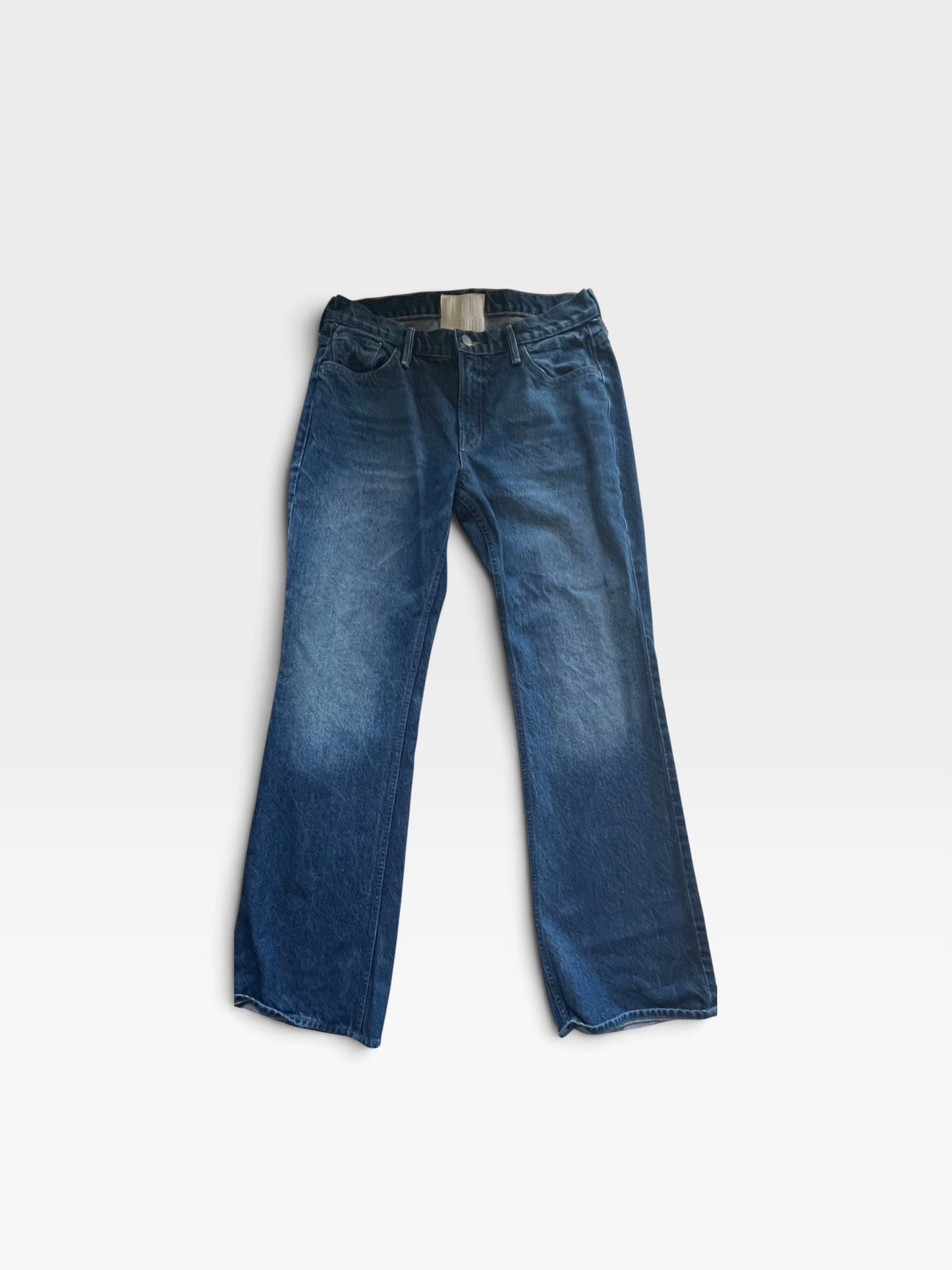 TheConsignmentBar Free People MOTHER SNACKS low-rise blue denim jeans with a classic straight leg fit.