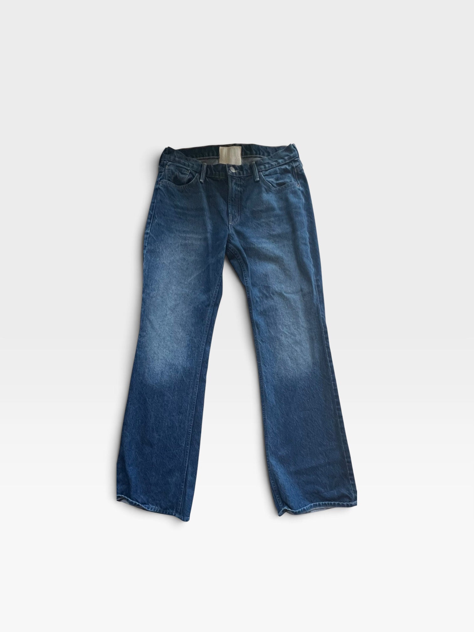 TheConsignmentBar Free People MOTHER SNACKS low-rise blue denim jeans with a classic straight leg fit.