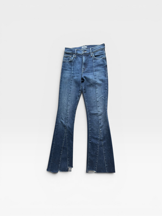 TheConsignmentBar MOTHER The Insider Skimp Point Fray blue denim jeans with a flared hem and front seam detail.
